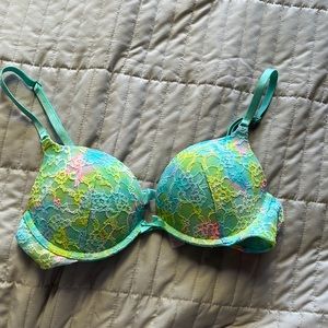Victoria’s Secret push-up Bra 34B